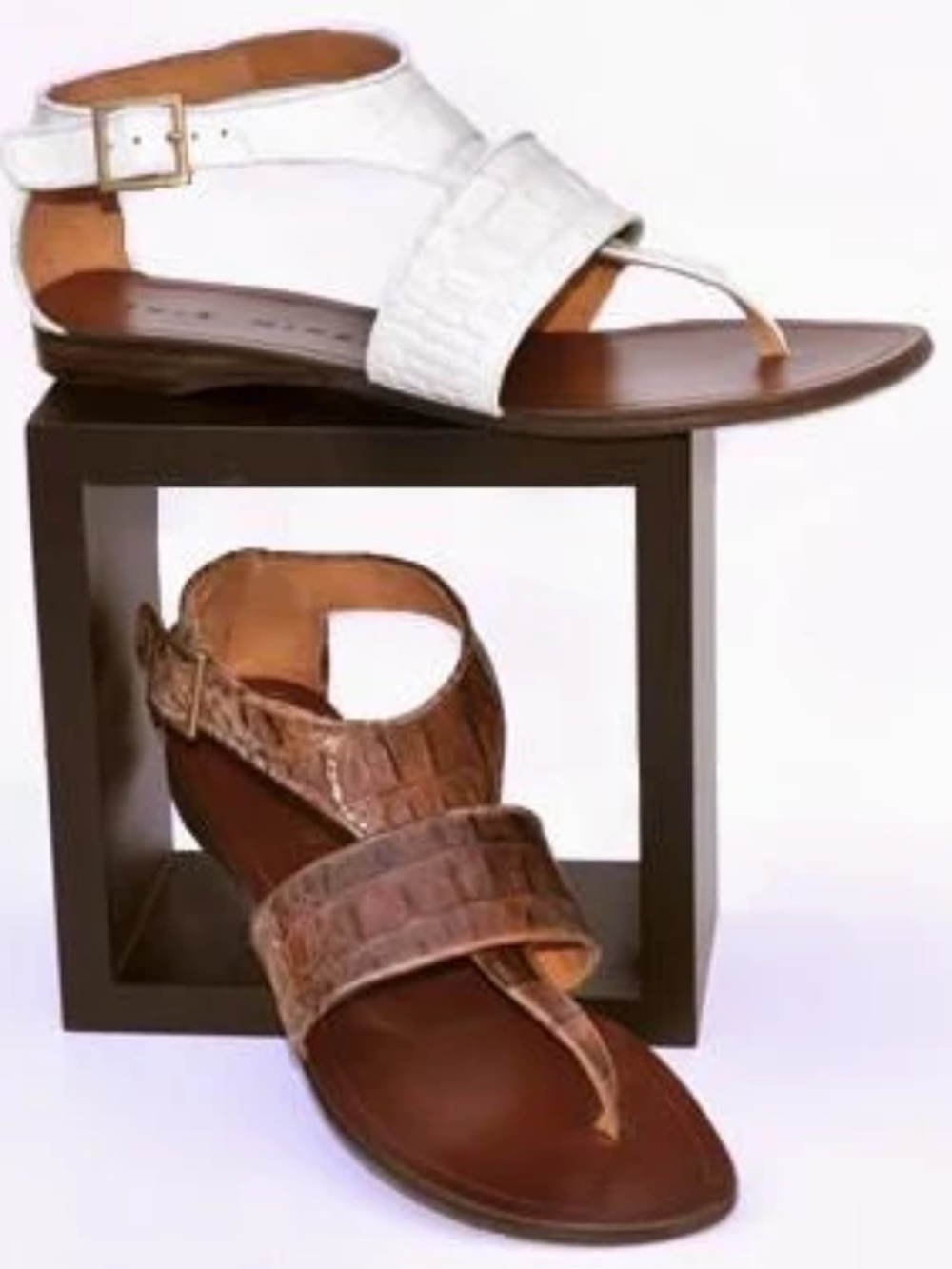 Chie Mihara Jonas Women's White Leather Croc-Embossed Thong Sandals